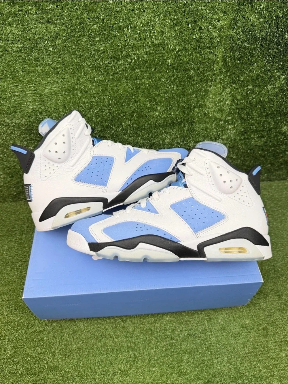 Jordan 6 “UNC” size 11